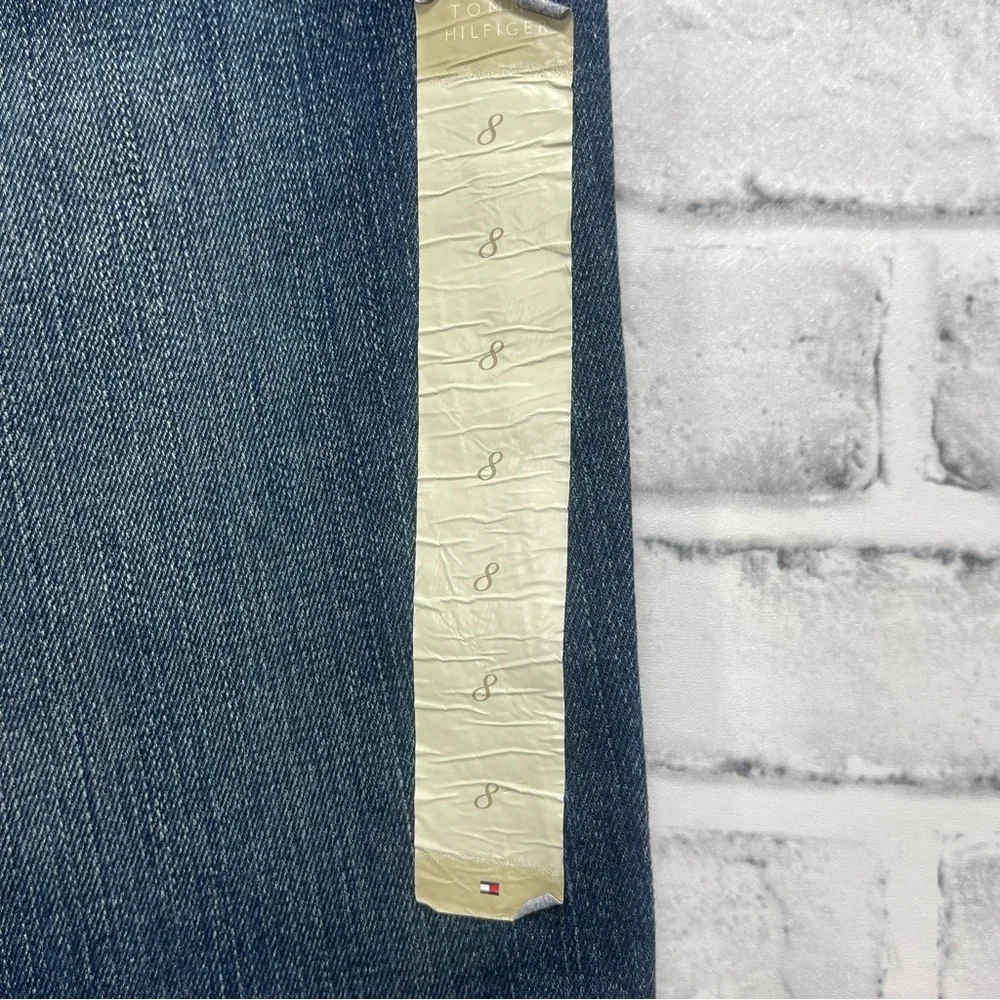 Tommy Hilfiger Classic Mid Rise Bootcut Mid Rise Jeans NWT 8 - Picture 4 of 9